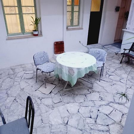 Στην Αυλή Της Ράχης Kalamata Exterior photo