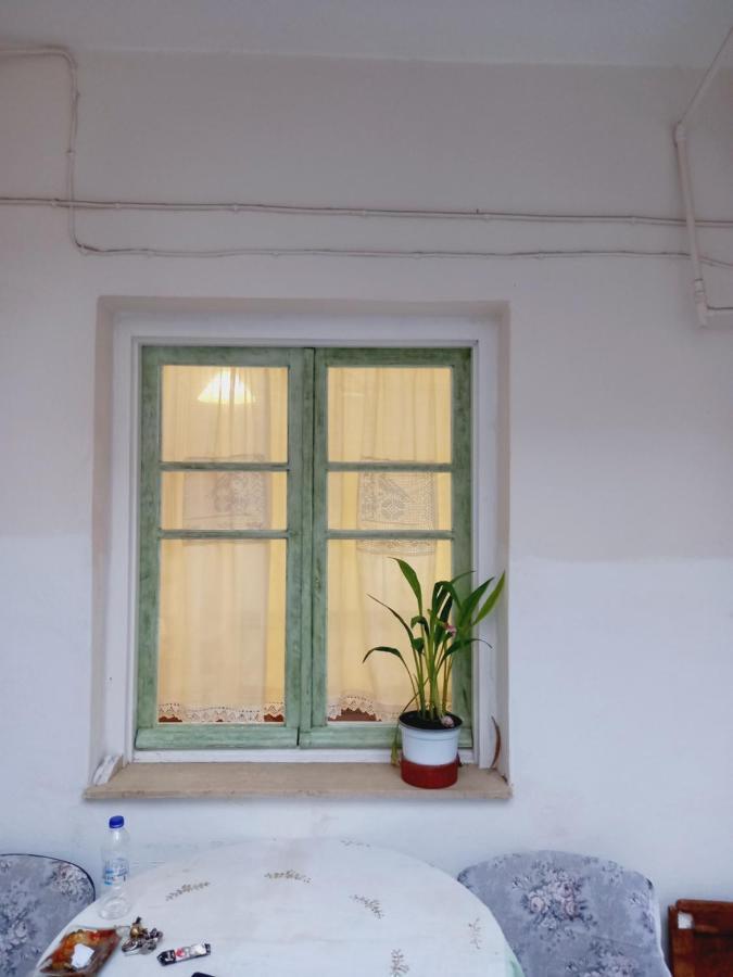 Στην Αυλή Της Ράχης Kalamata Exterior photo